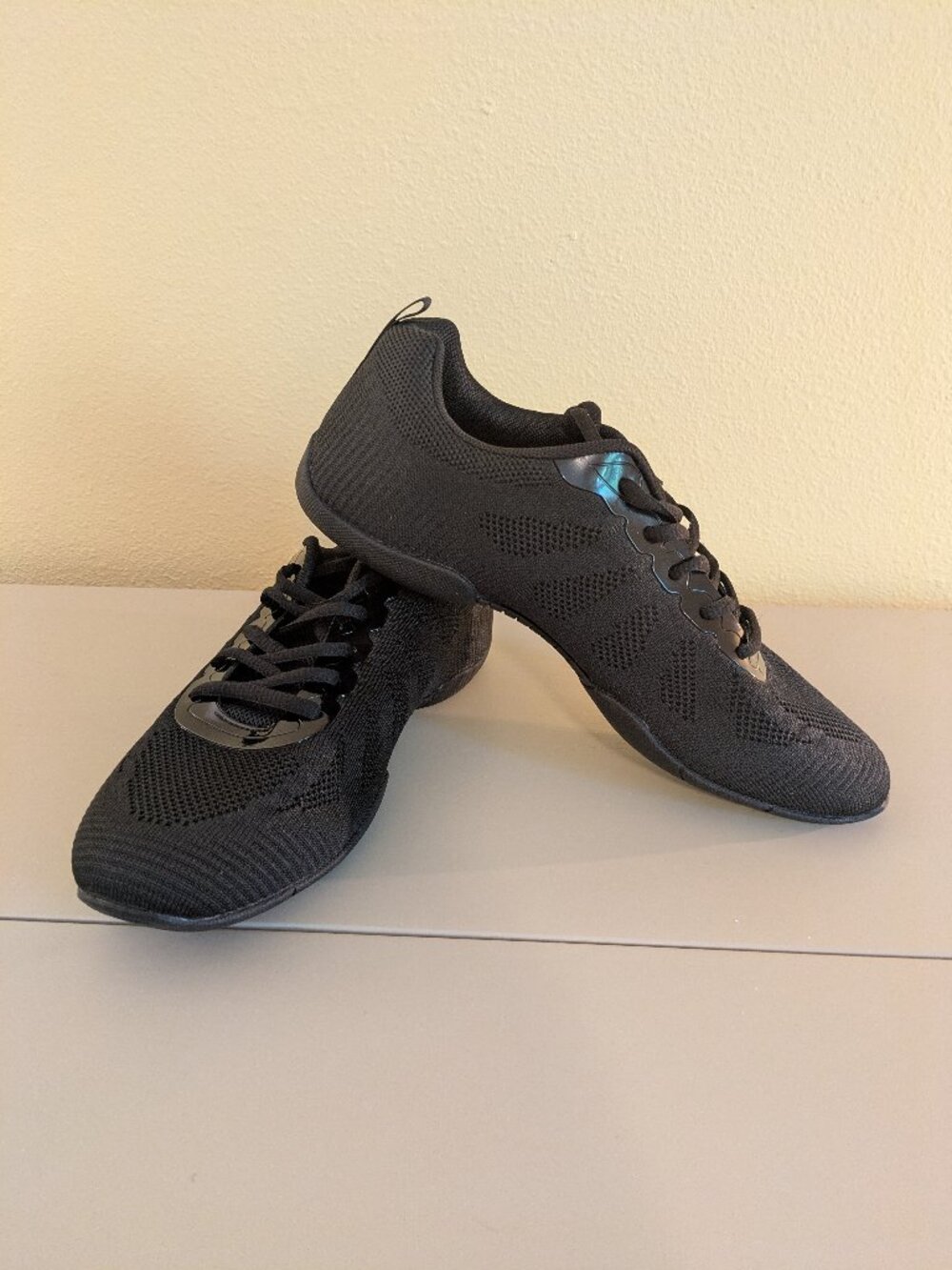 Split sole dance sneakers EU 41